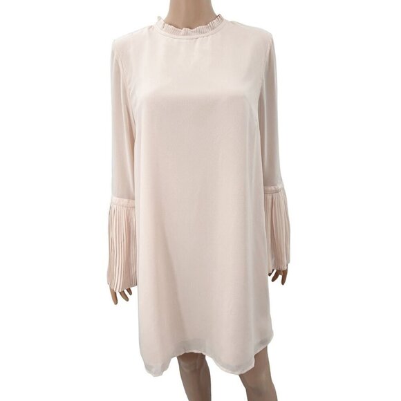 Cupcakes and Cashmere Bell Sleeve Mini Dress NWT - Picture 2 of 9
